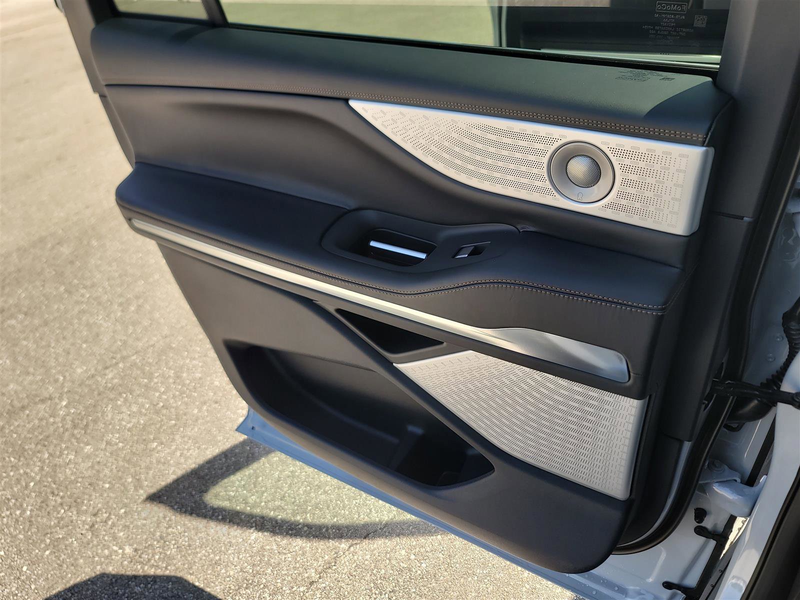 New 2025 Lincoln Navigator L Black Label image 19