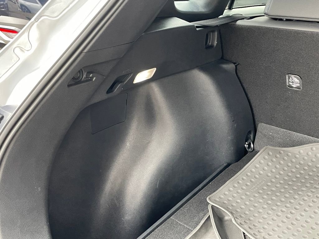 Used 2023 Toyota Corolla Cross XSE image 39