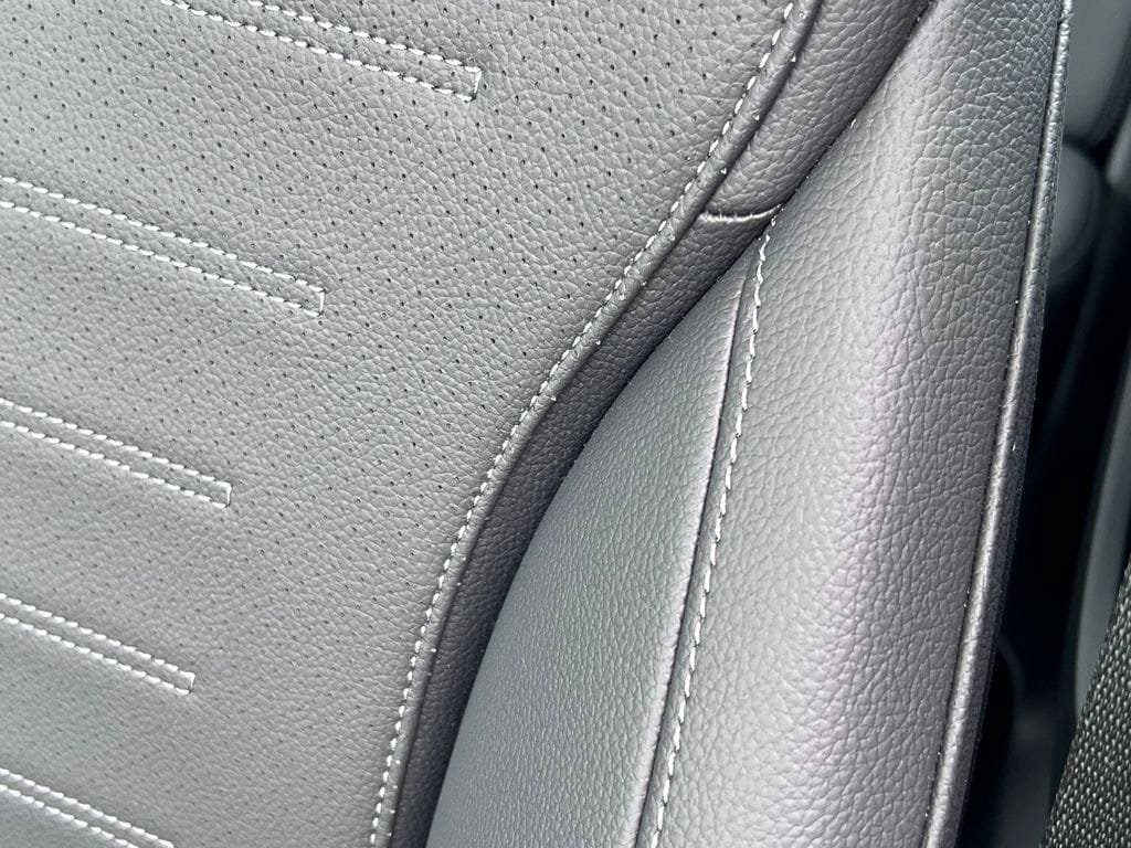 New 2024 Mercedes-Benz C 300 4MATIC Sedan image 14