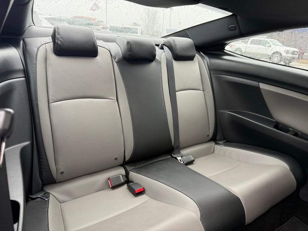 Used 2017 Honda Civic Touring image 18
