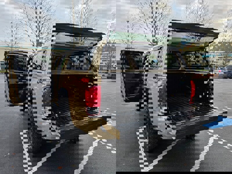 Used 2017 Toyota Tacoma TRD Off-Road image 28