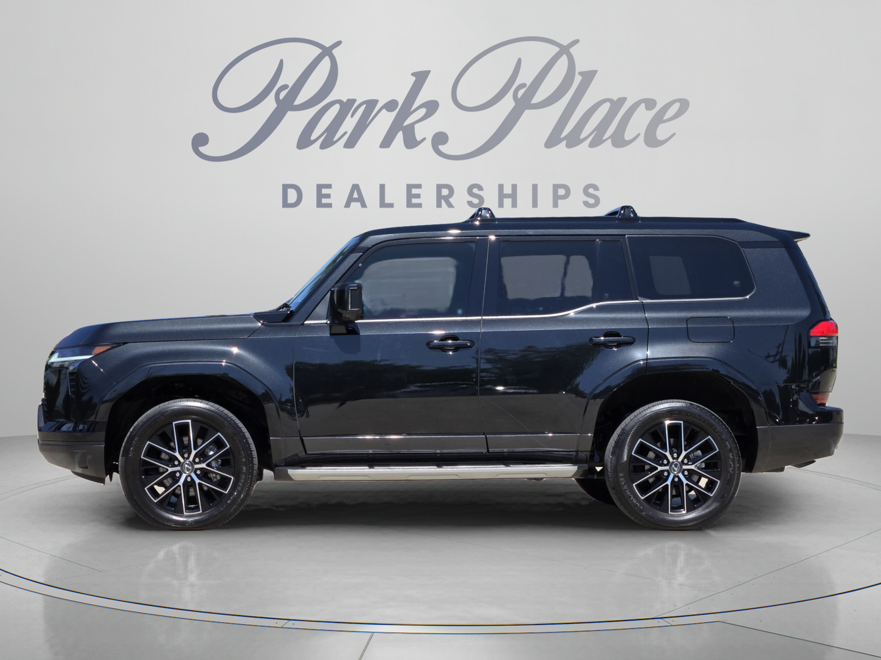 Used 2024 Lexus GX 550 w/ Accessory Package (Z1) AWD/4WD image 2