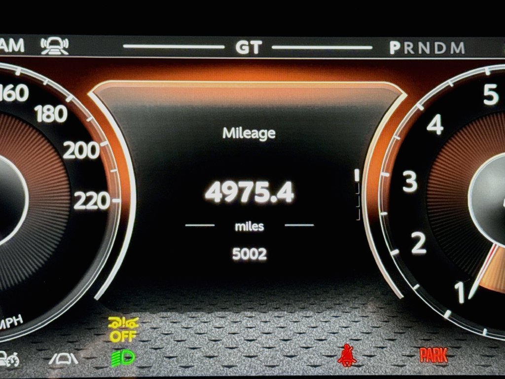 Used 2024 Aston Martin DB12 Coupe RWD image 12