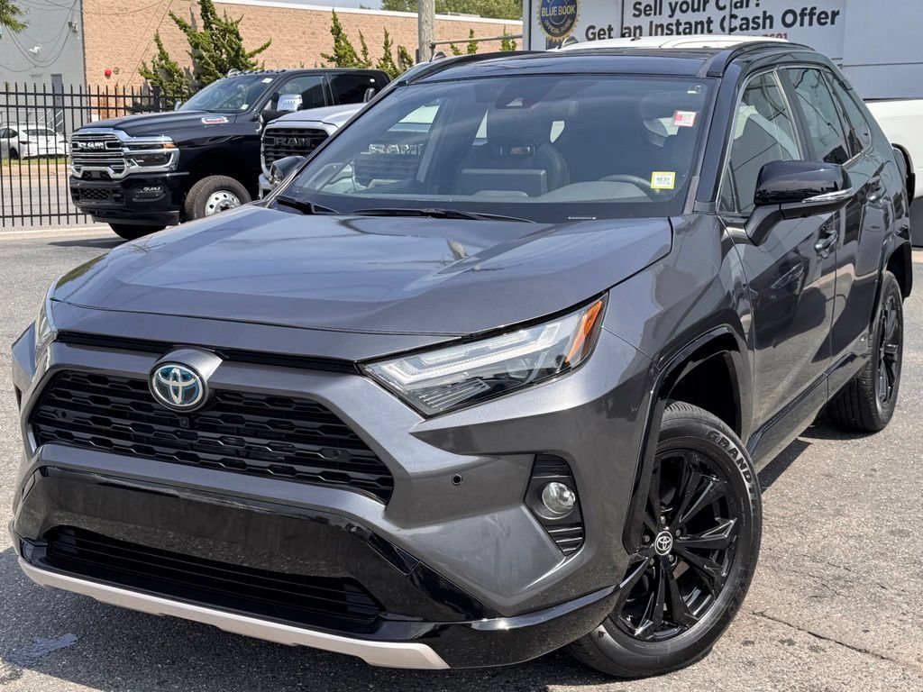 Used 2025 Toyota RAV4 XSE w/ Advanced Technology Package AWD/4WD image 3