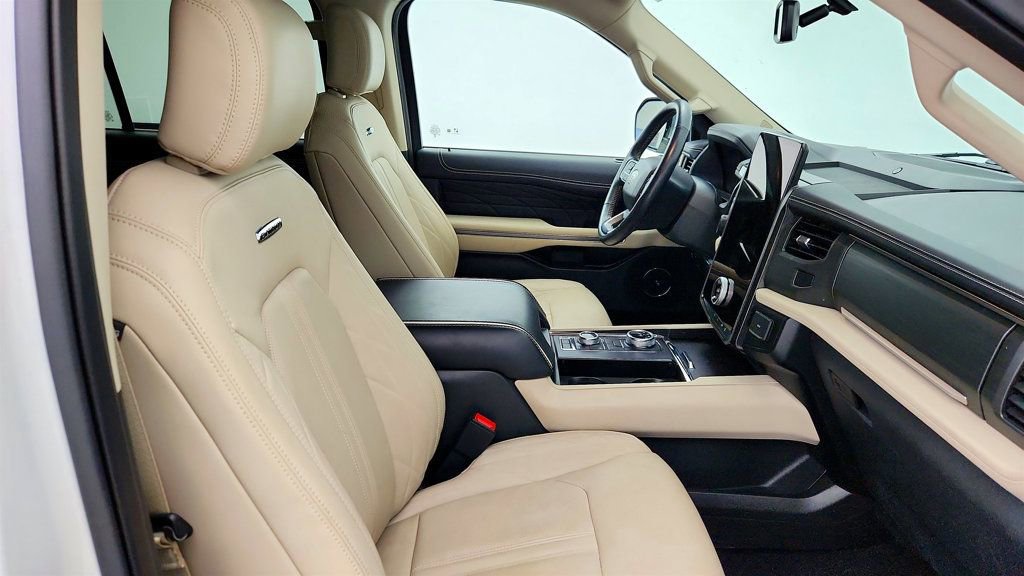 Used 2024 Ford Expedition Platinum AWD/4WD image 23
