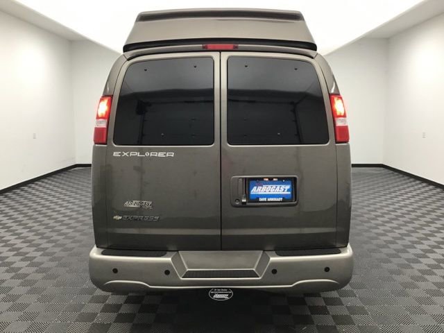 Used 2023 Chevrolet Express 2500 image 4