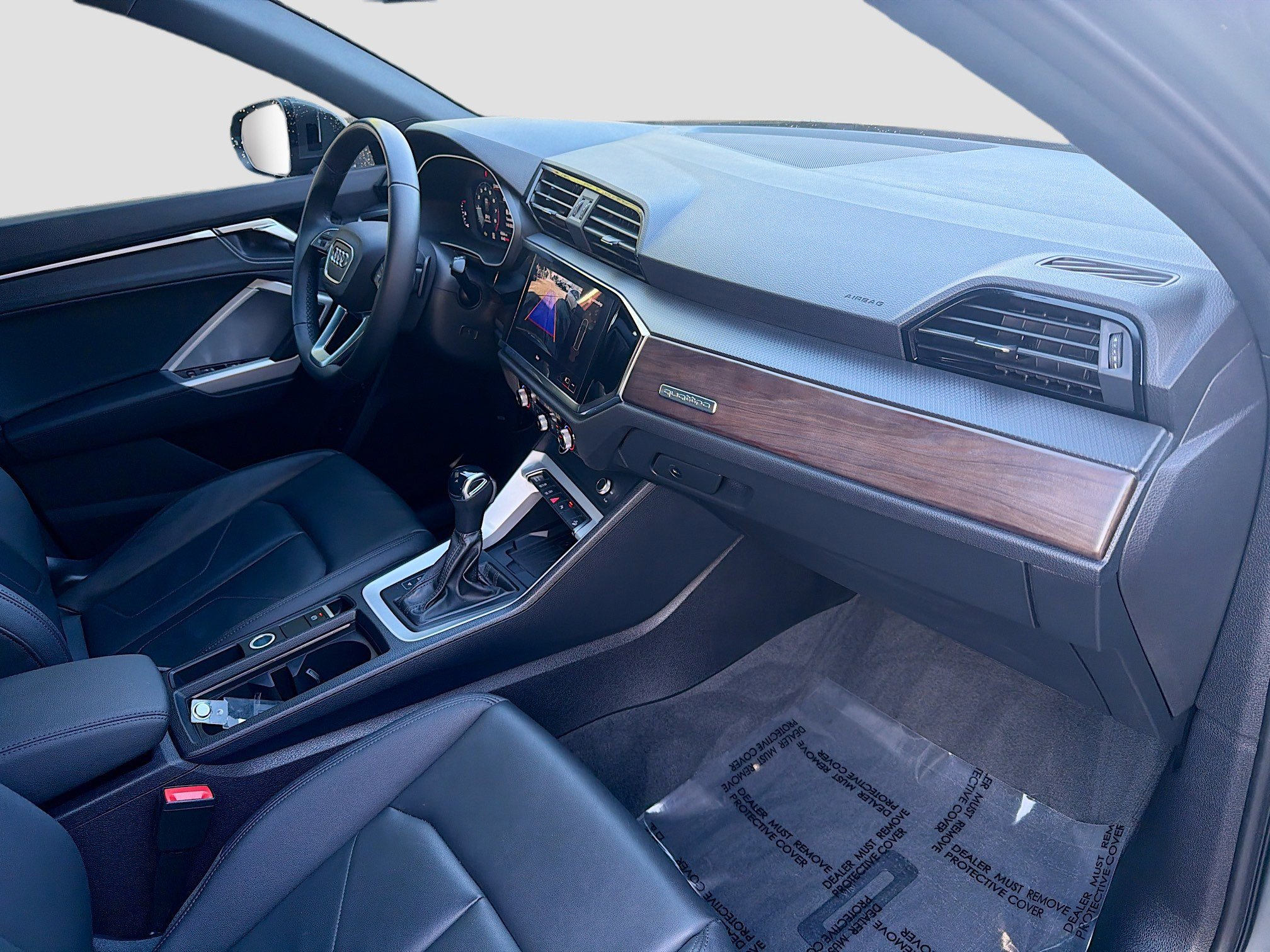 Used 2024 Audi Q3 2.0T Premium image 32