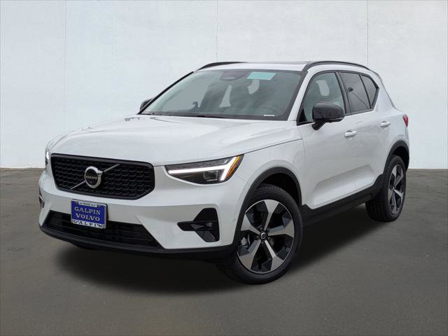 New 2026 Volvo XC40 B4 Plus w/ Climate Package