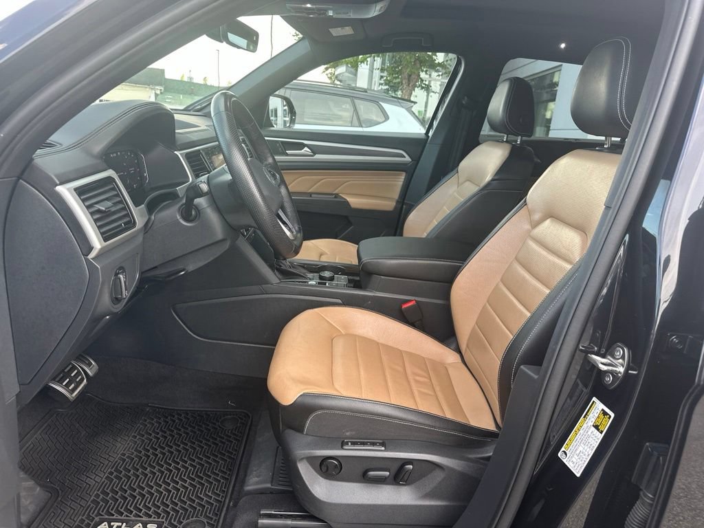 Used 2023 Volkswagen Atlas Cross Sport SEL Premium R-Line AWD/4WD image 13