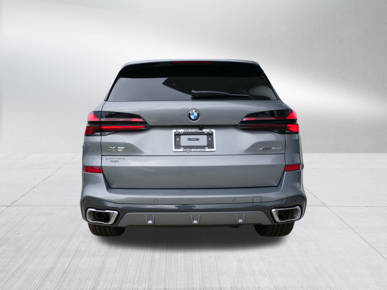 New 2026 BMW X5 xDrive40i w/ M Sport Package image 3
