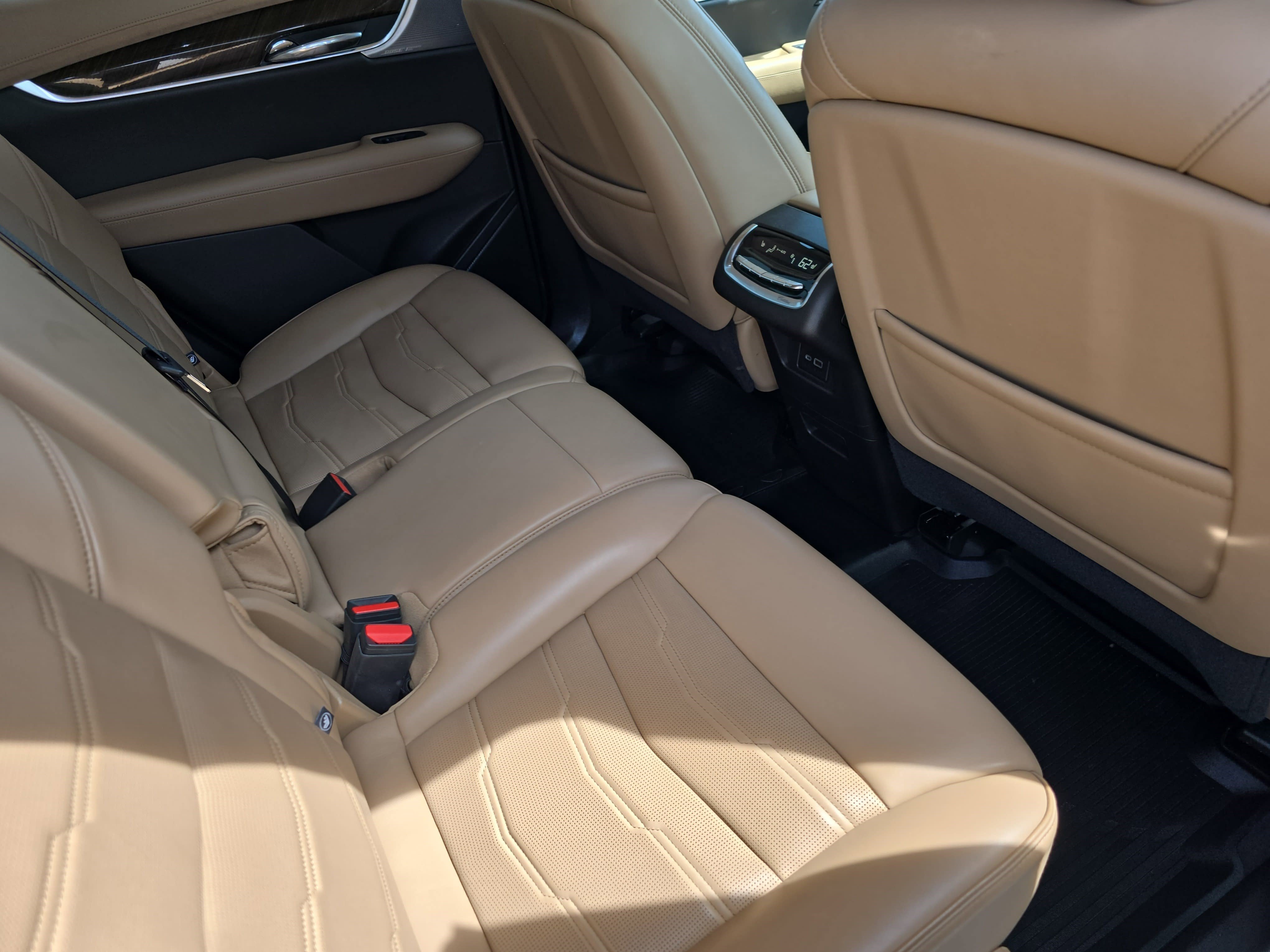 Used 2023 Cadillac XT6 Sport w/ Platinum Package image 11