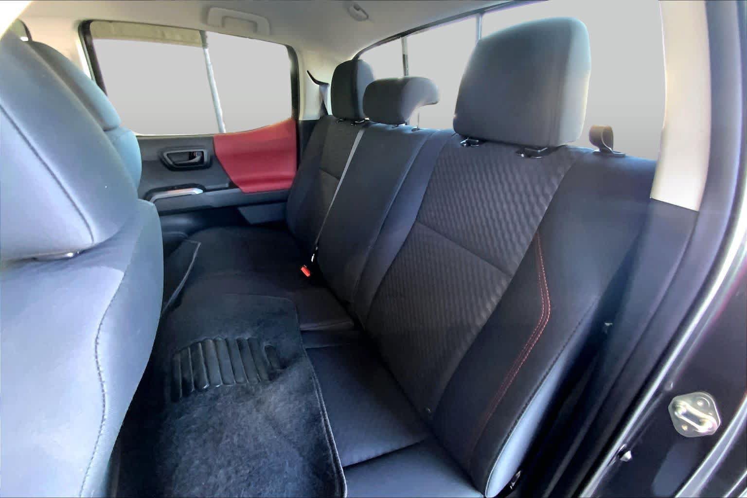 Used 2021 Toyota Tacoma SR5 RWD image 20
