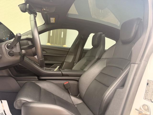 Used 2020 Porsche Taycan 4S image 4