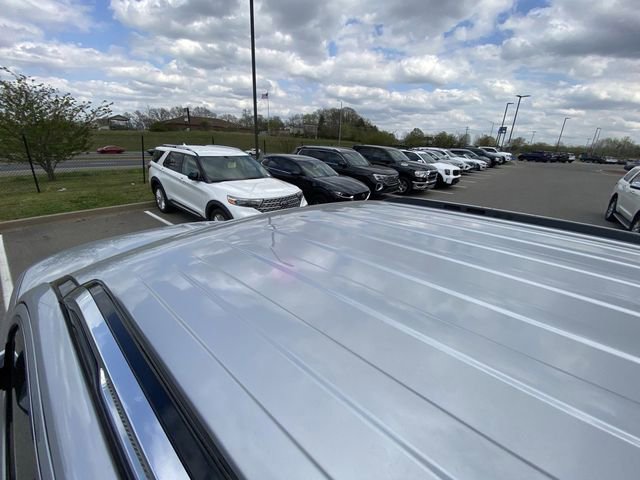 Used 2023 Jeep Wagoneer 4WD image 5