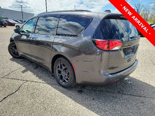 Used 2020 Chrysler Pacifica Limited w/ S Appearance Package FWD image 5