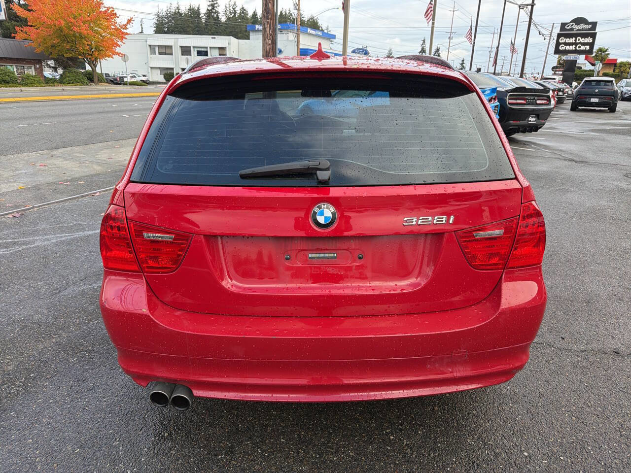 Used 2011 BMW 328i xDrive Wagon image 4