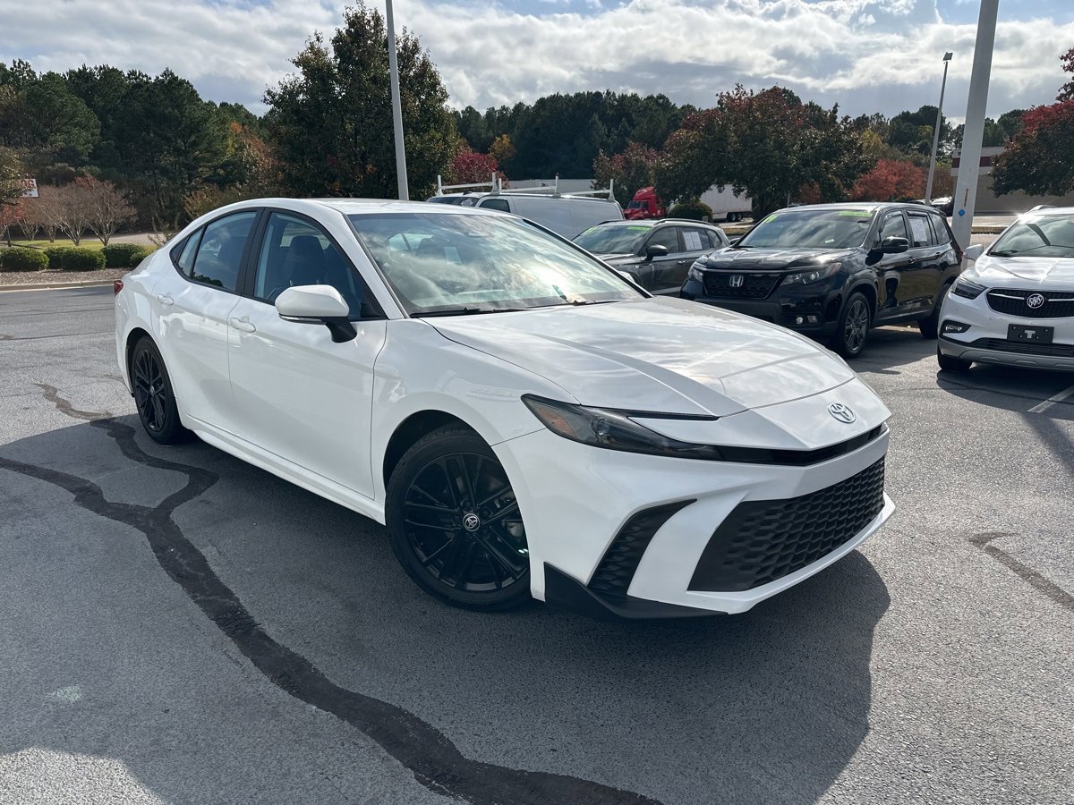 Used 2025 Toyota Camry SE
