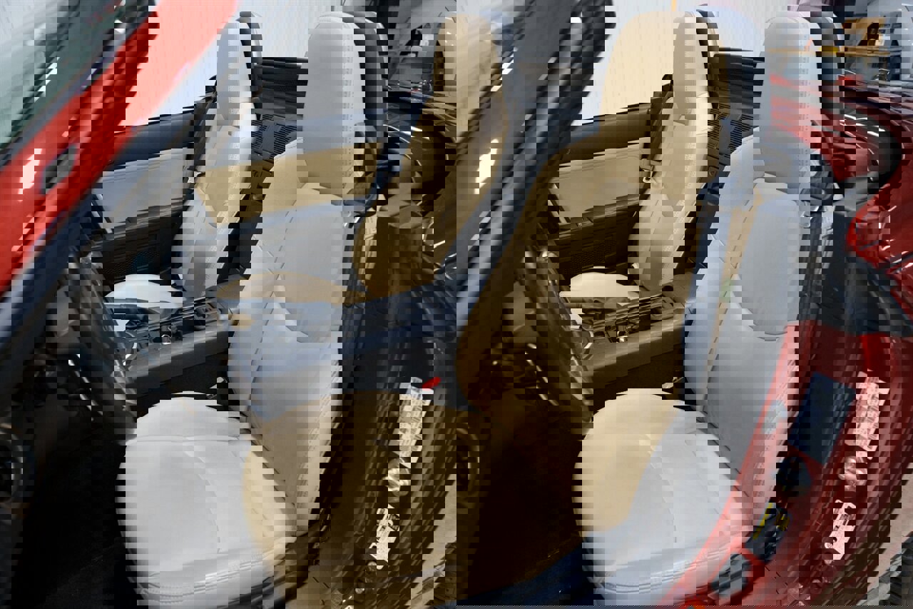 Used 2009 MAZDA MX-5 Miata Grand Touring w/ Premium Pkg image 23