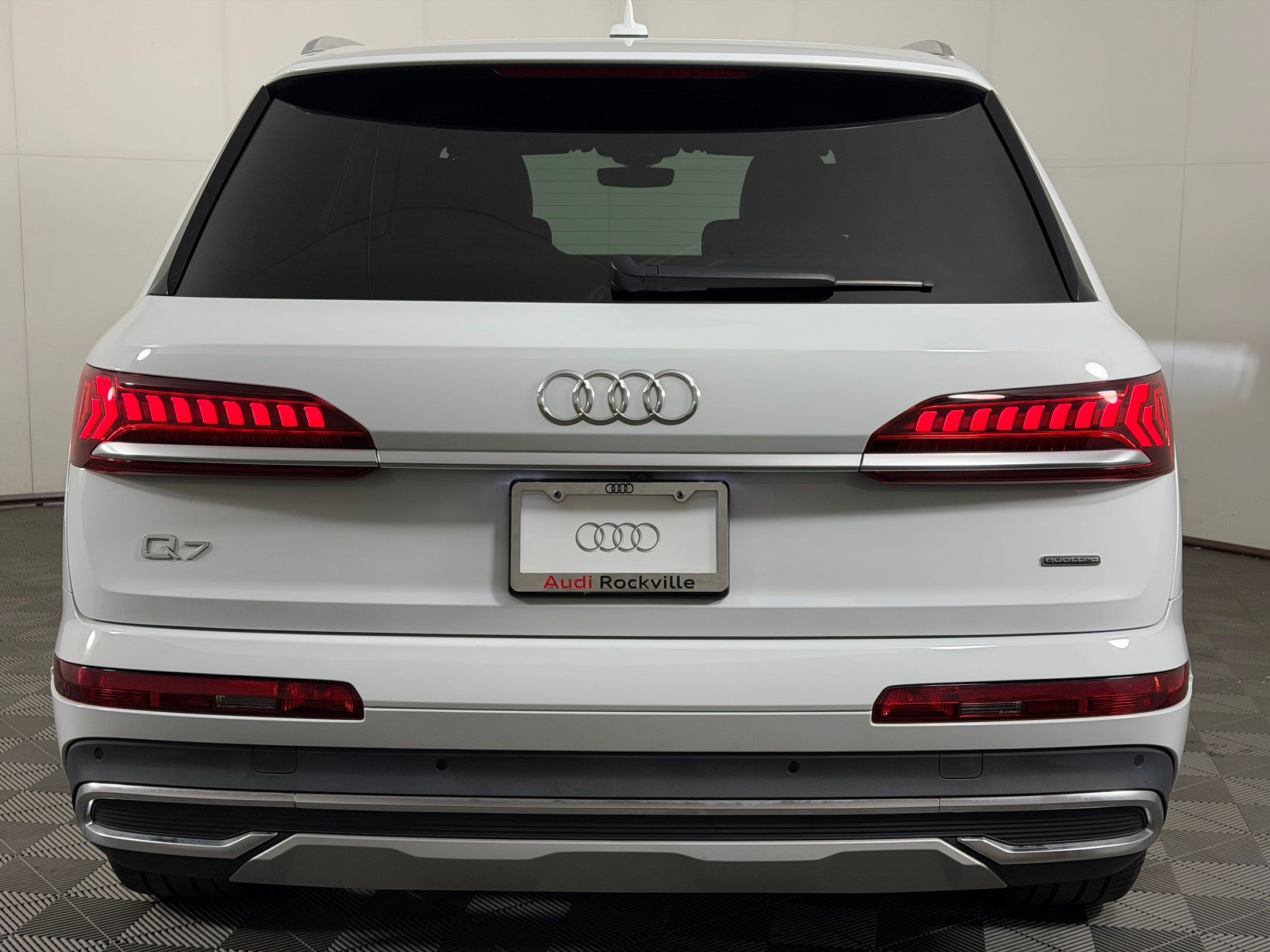 Used 2023 Audi Q7 2.0T Premium Plus w/ Premium Plus Package AWD/4WD image 10