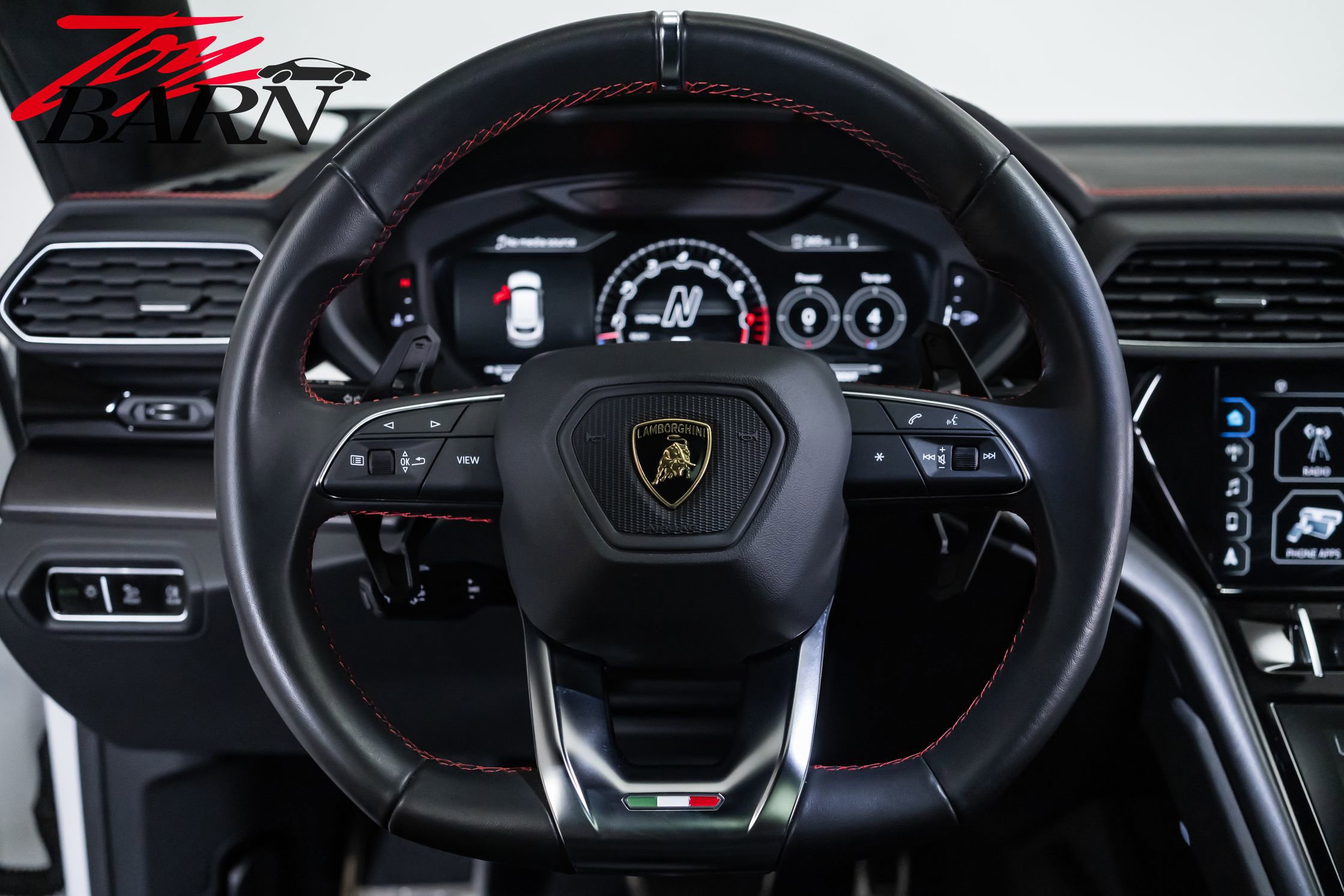 Used 2022 Lamborghini Urus AWD/4WD image 35