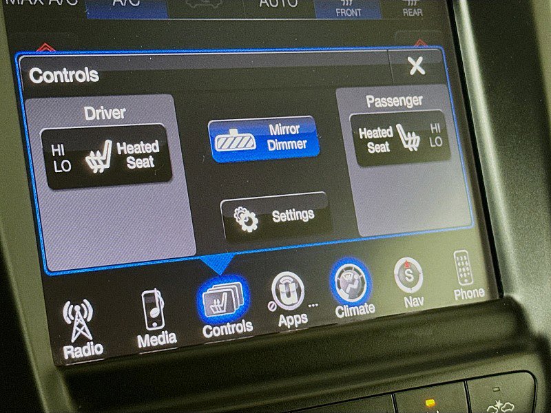 Used 2015 Chrysler 200 C w/ Navigation & Sound Group I image 22