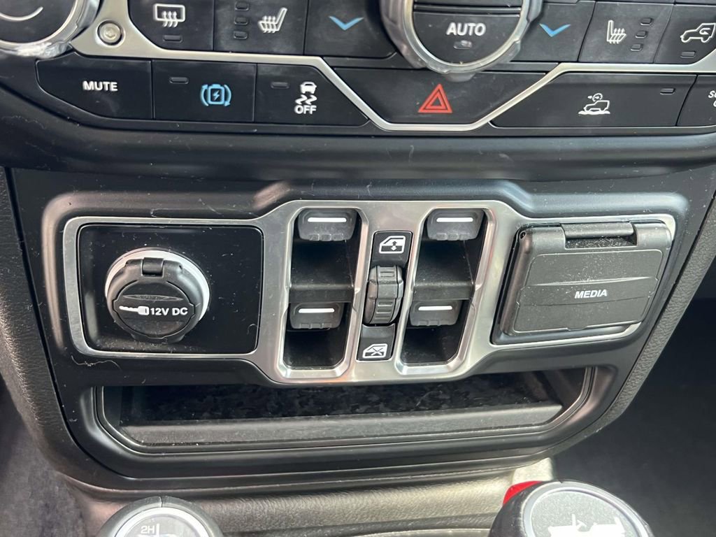 Used 2023 Jeep Wrangler Unlimited Sahara w/ Cold Weather Group image 32