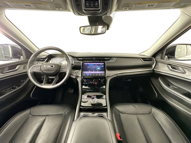 Used 2022 Jeep Grand Cherokee L Limited w/ Black Appearance Package image 3