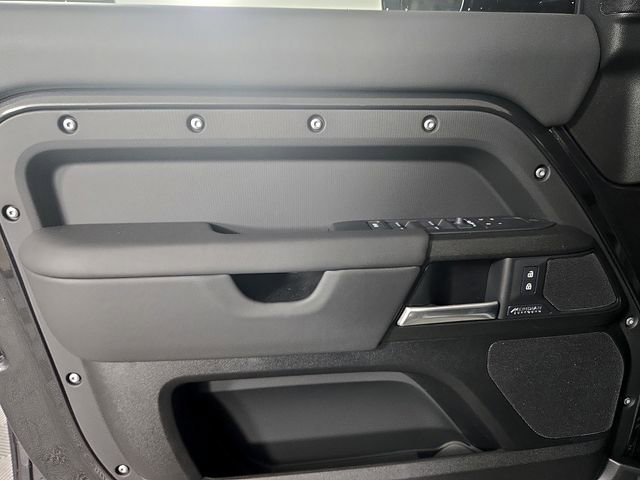 New 2026 Land Rover Defender 110 V8 image 12