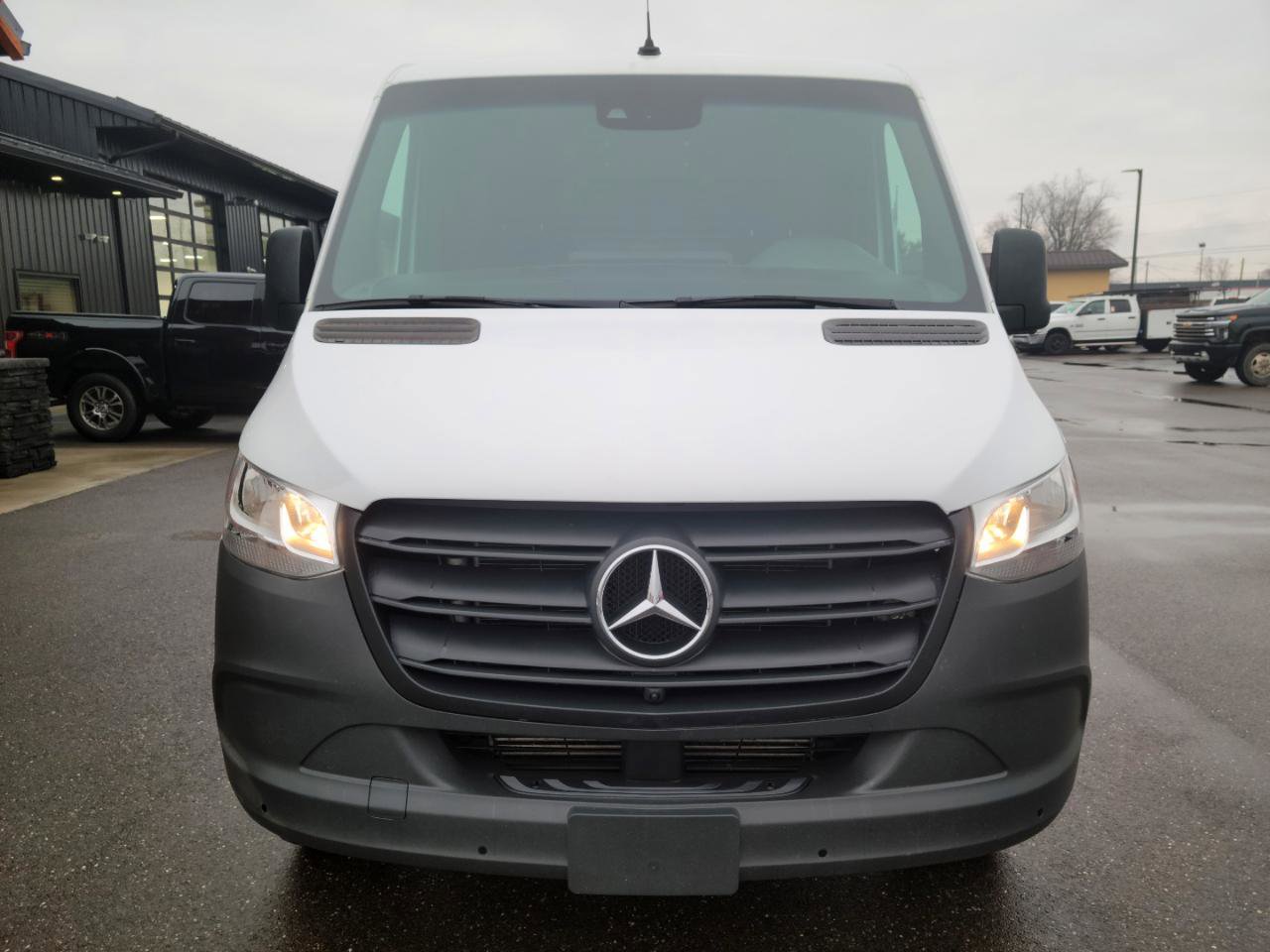 Used 2022 Mercedes-Benz Sprinter 1500 image 2