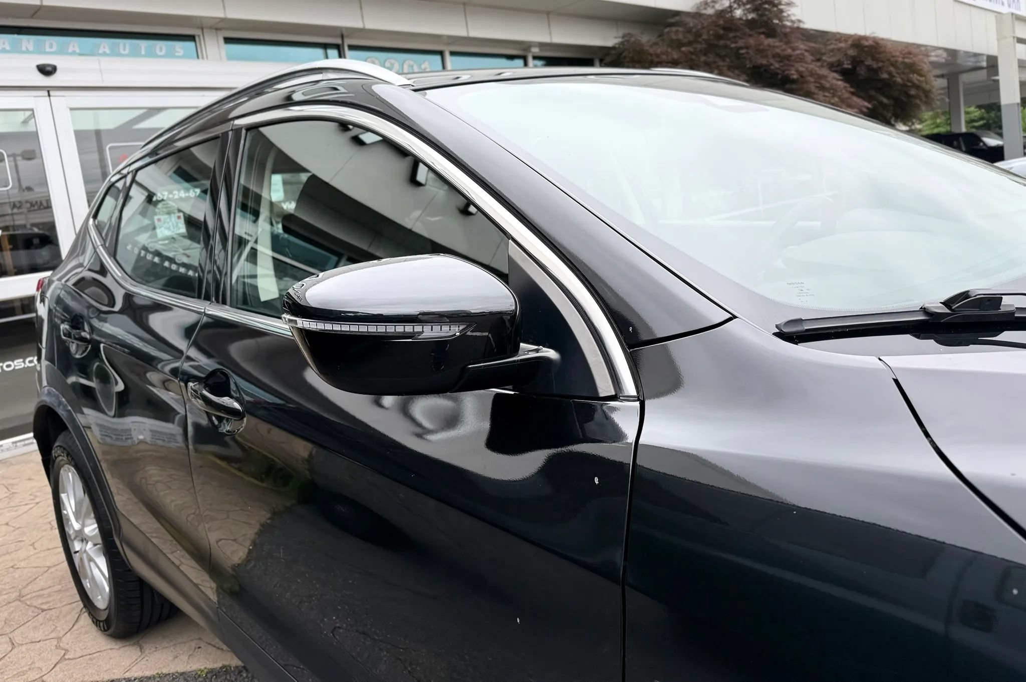 Used 2021 Nissan Rogue Sport SV AWD/4WD image 41