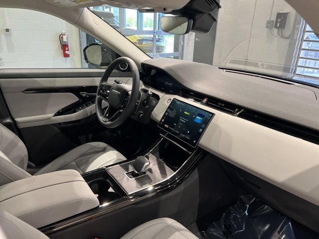 Used 2025 Land Rover Range Rover Evoque S AWD/4WD image 51