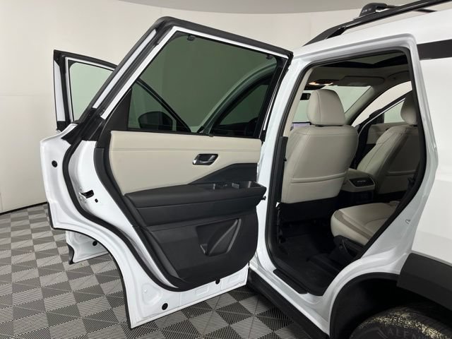 New 2026 Nissan Pathfinder SL w/ SL Premium Package FWD image 42