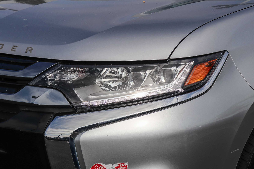 Used 2018 Mitsubishi Outlander GT AWD/4WD image 10