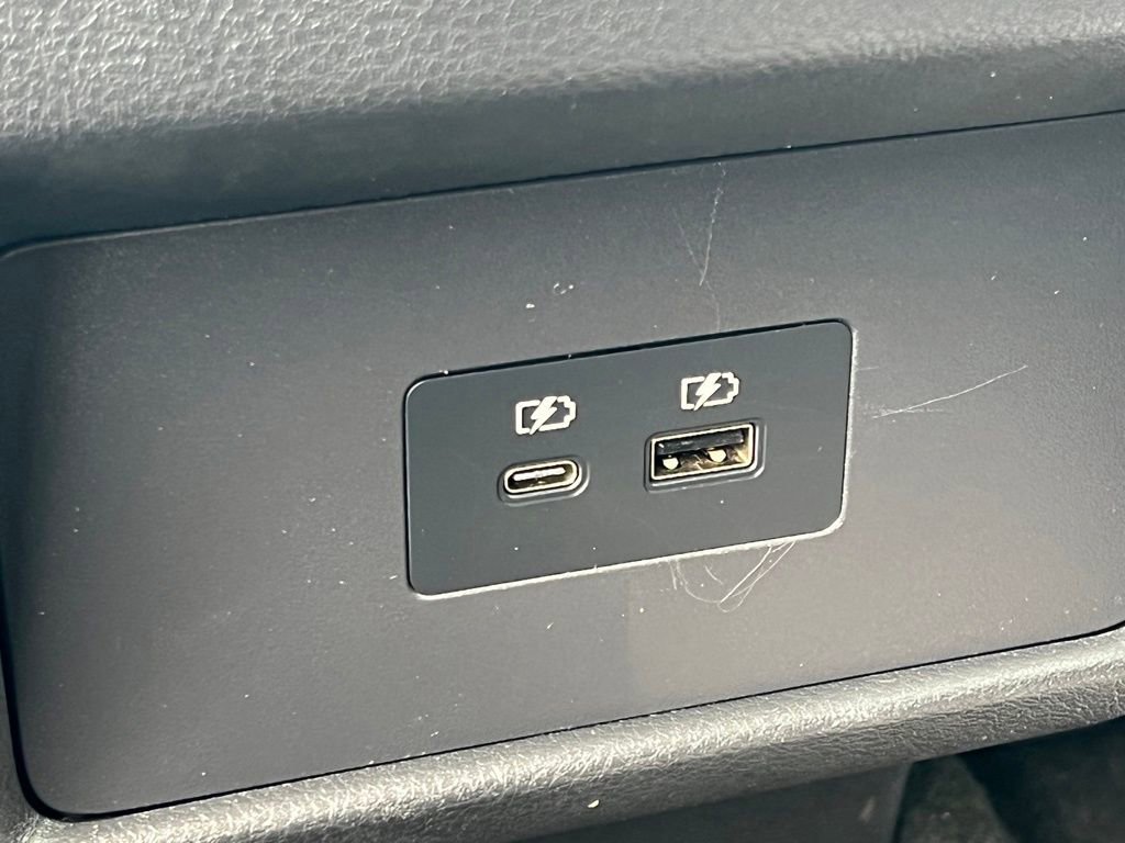 Certified 2022 Nissan Rogue SV w/ SV Premium Package image 9