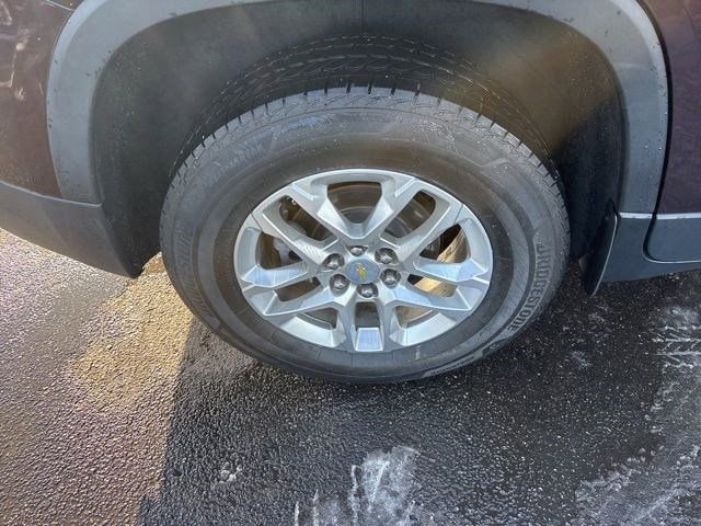 Used 2021 Chevrolet Traverse LT image 46