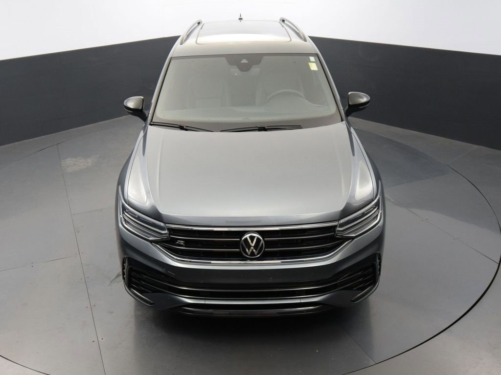 Certified 2022 Volkswagen Tiguan SE R-Line image 50