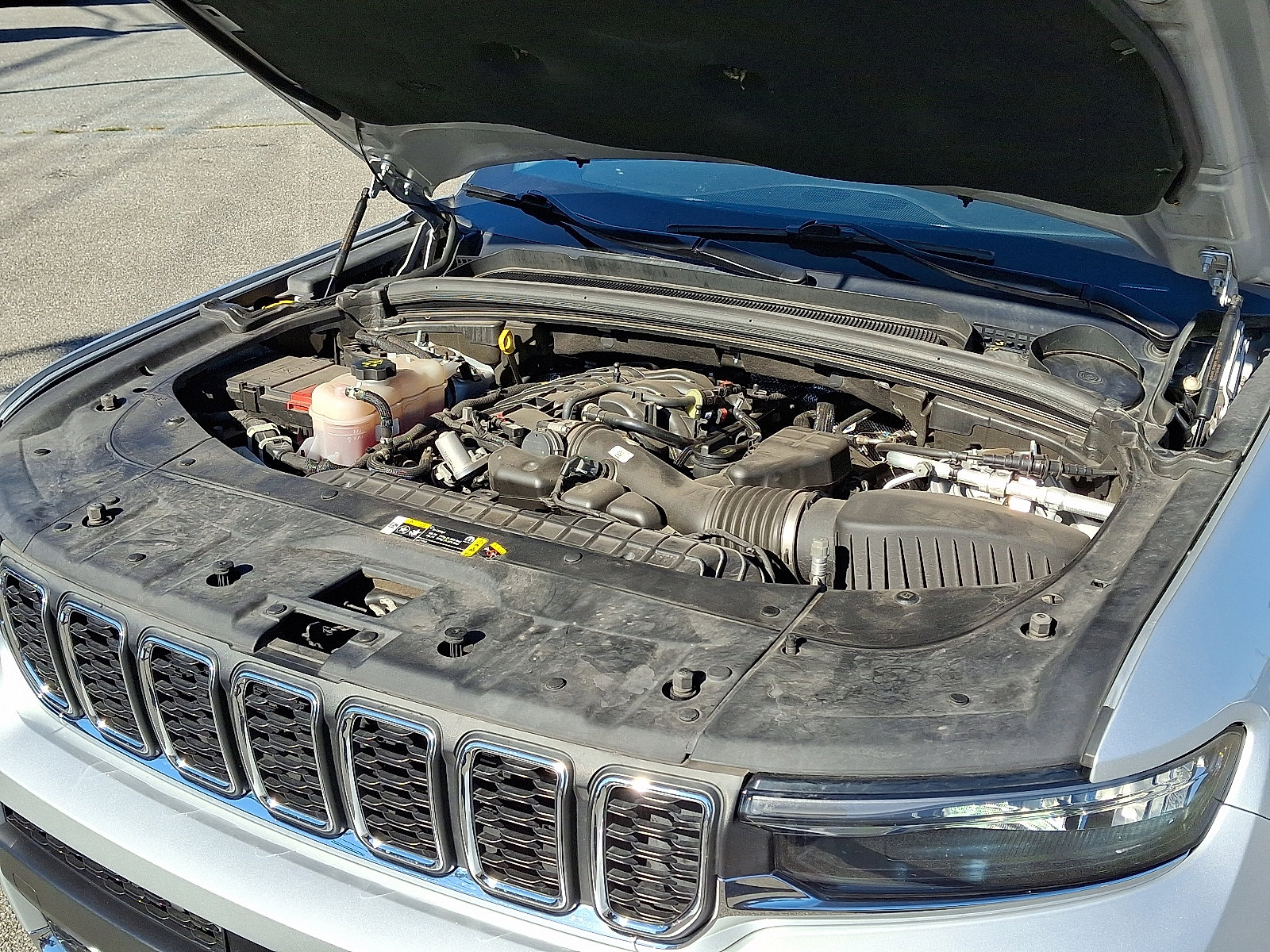 Used 2021 Jeep Grand Cherokee L Laredo w/ Luxury Tech Group I image 16