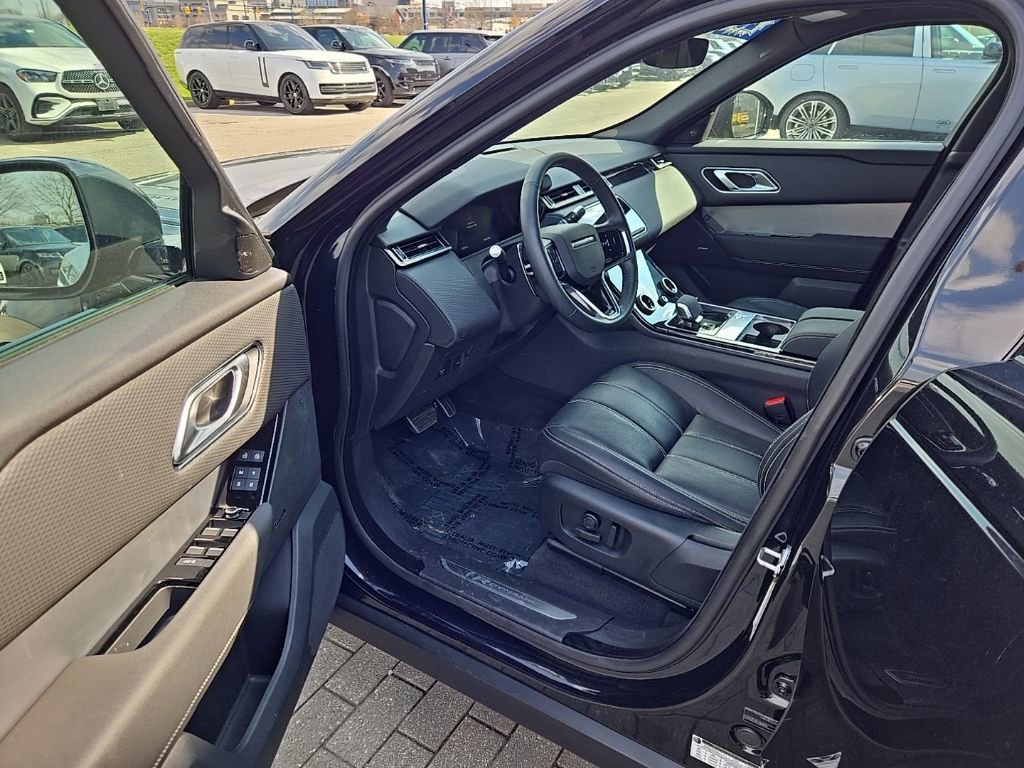 Used 2023 Land Rover Range Rover Velar R-Dynamic S image 16