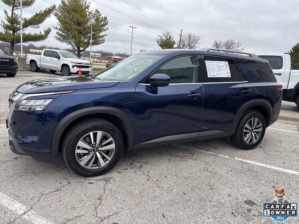Used 2025 Nissan Pathfinder SL image 16