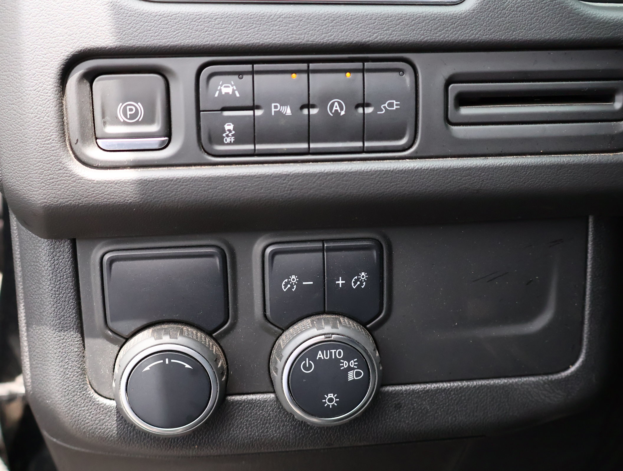 Used 2021 Chevrolet Tahoe LS w/ Driver Alert Package RWD image 11