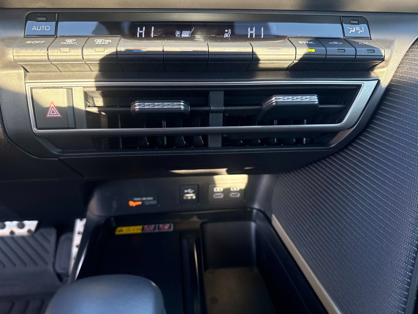 Used 2025 Toyota Camry SE image 23