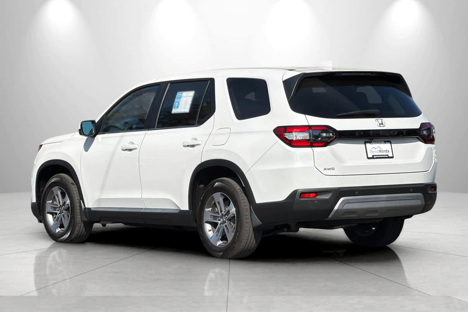 Used 2025 Honda Pilot EX-L image 6