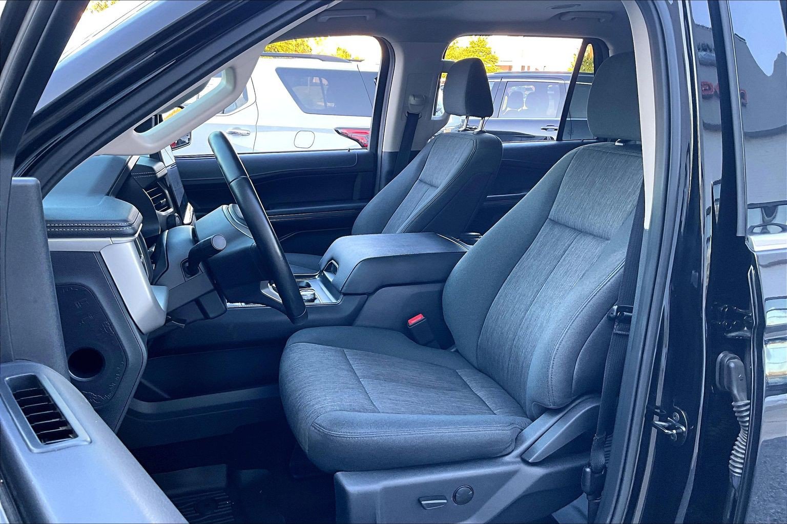 Used 2023 Ford Expedition XLT AWD/4WD image 21