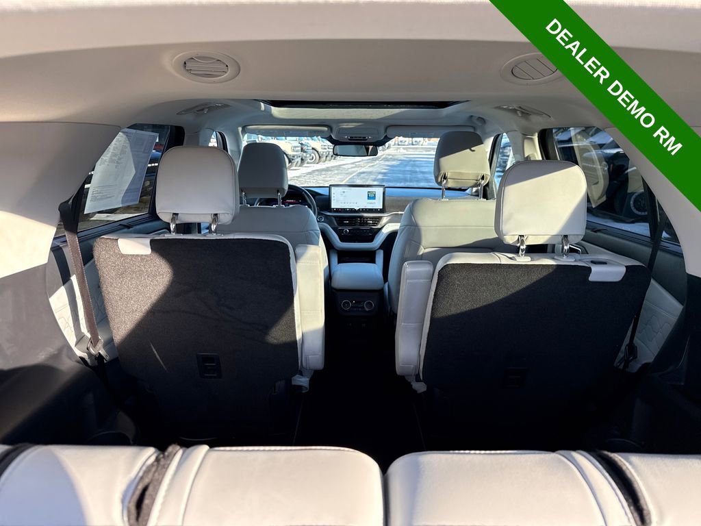 Used 2025 Ford Explorer Platinum w/ LUX Leather Package image 13