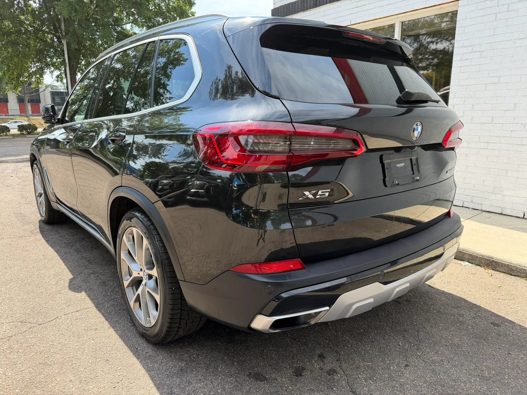 Used 2019 BMW X5 xDrive40i w/ Premium Package 2 AWD/4WD image 7