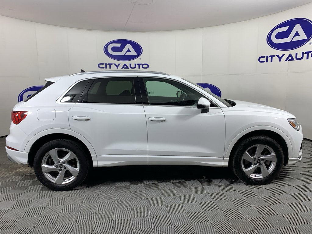 Used 2022 Audi Q3 2.0T Premium Plus image 2