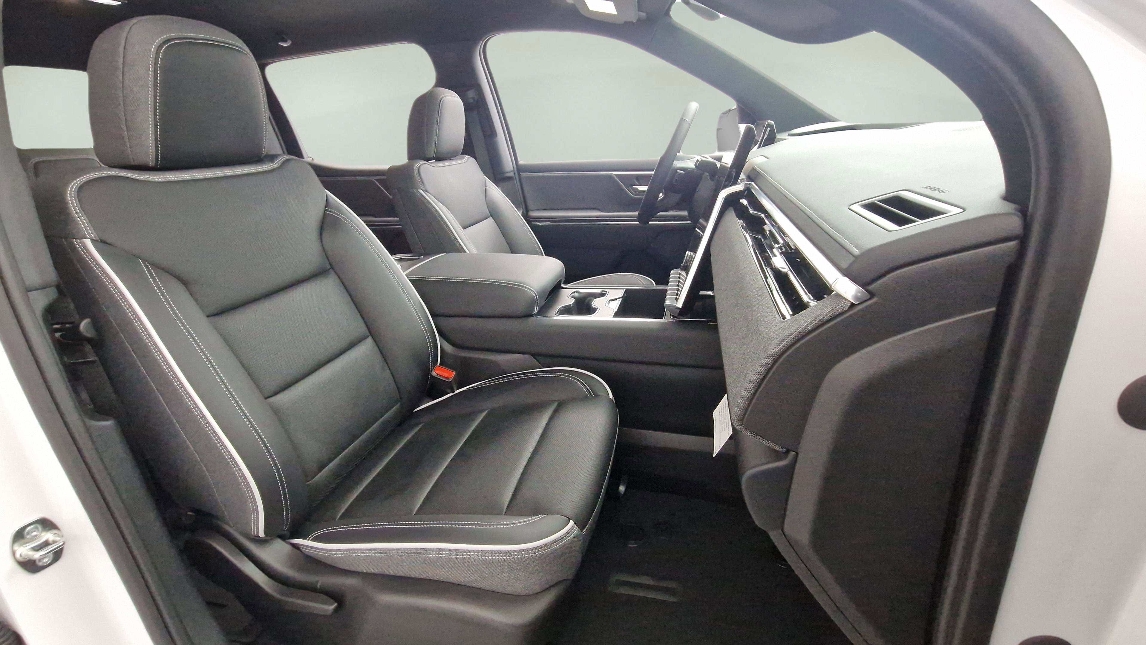 New 2026 GMC Sierra EV Elevation w/ LPO, Elevation Dark Package image 28