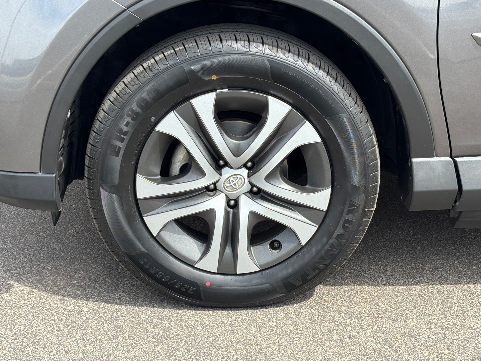 Used 2016 Toyota RAV4 LE AWD/4WD image 10
