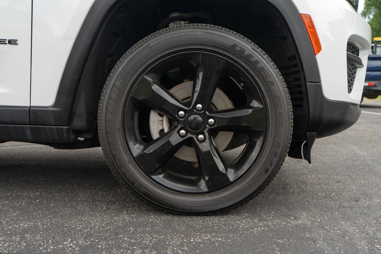 Used 2024 Jeep Grand Cherokee Altitude AWD/4WD image 11