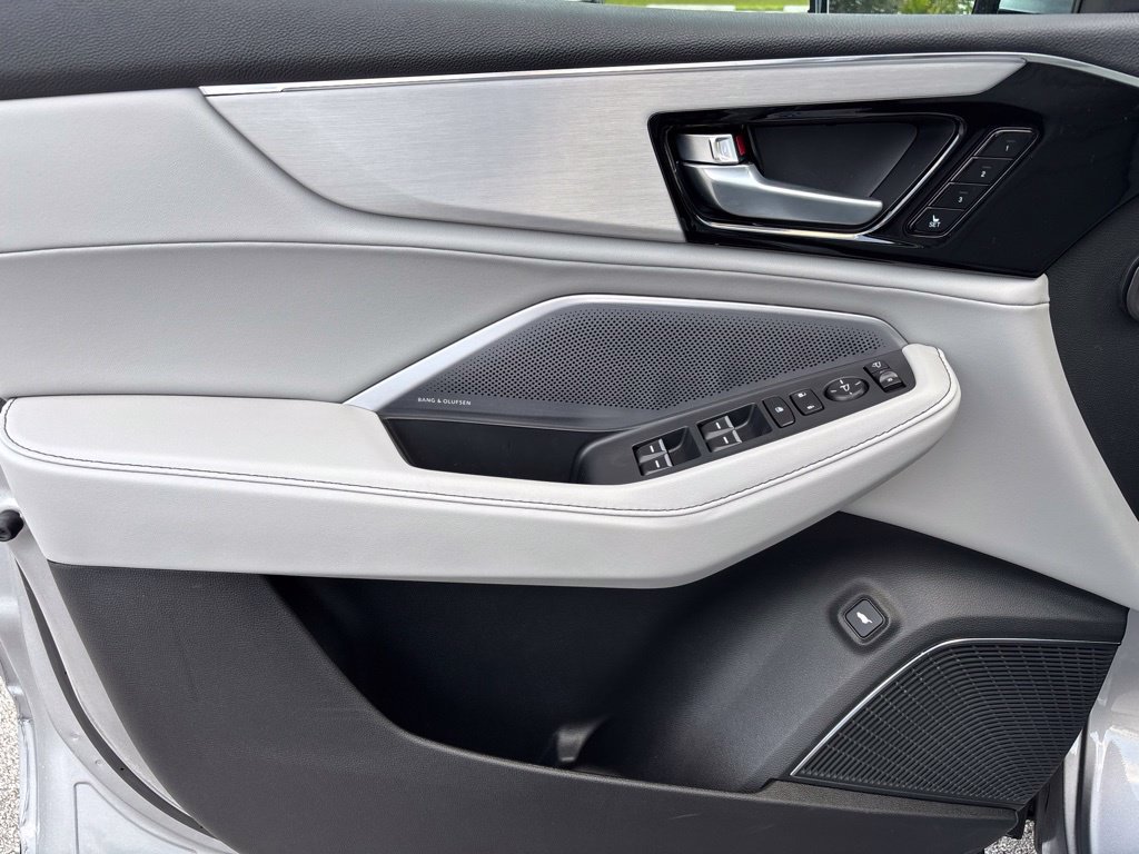 New 2026 Acura MDX w/ Technology Package FWD image 17